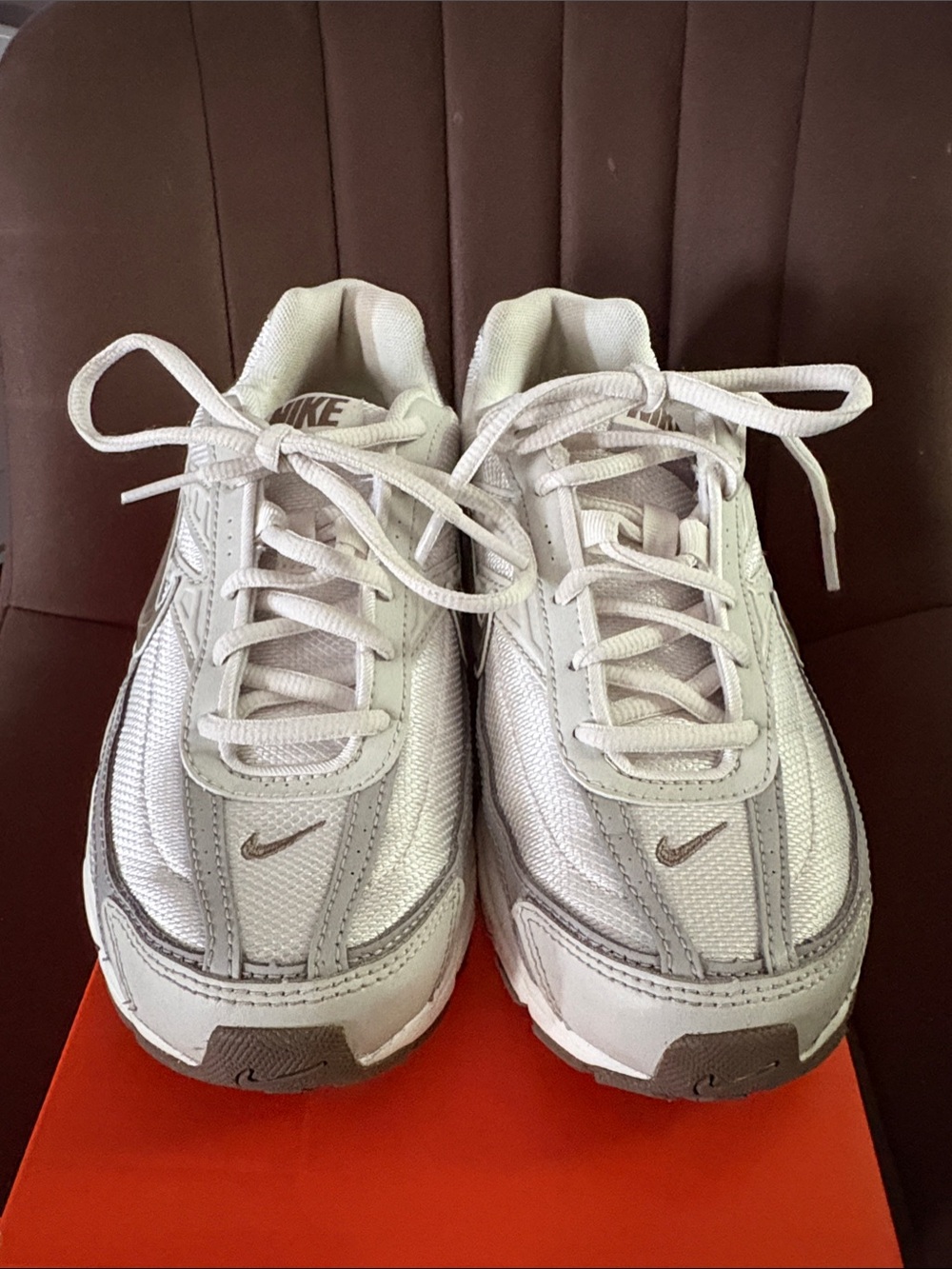 Nike Women’s Light Gray Athletic Sneakers